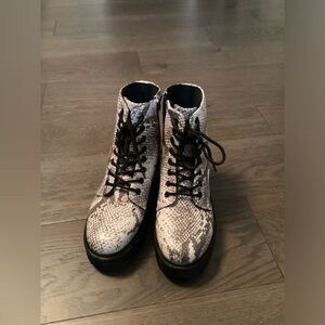 Qupid Ankle Boots